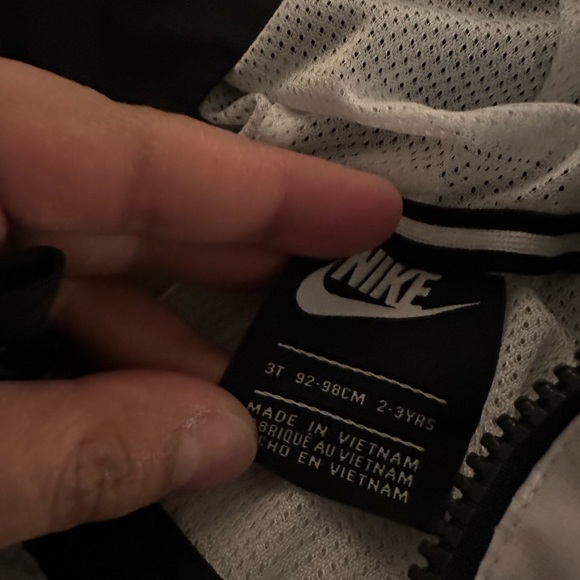 Nike jacket - Picture 3 of 3